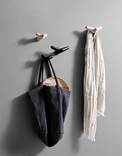 Woud Tail Wing Hook - 150040